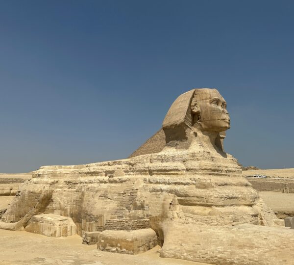 zu den Pyramiden, der Sphinx